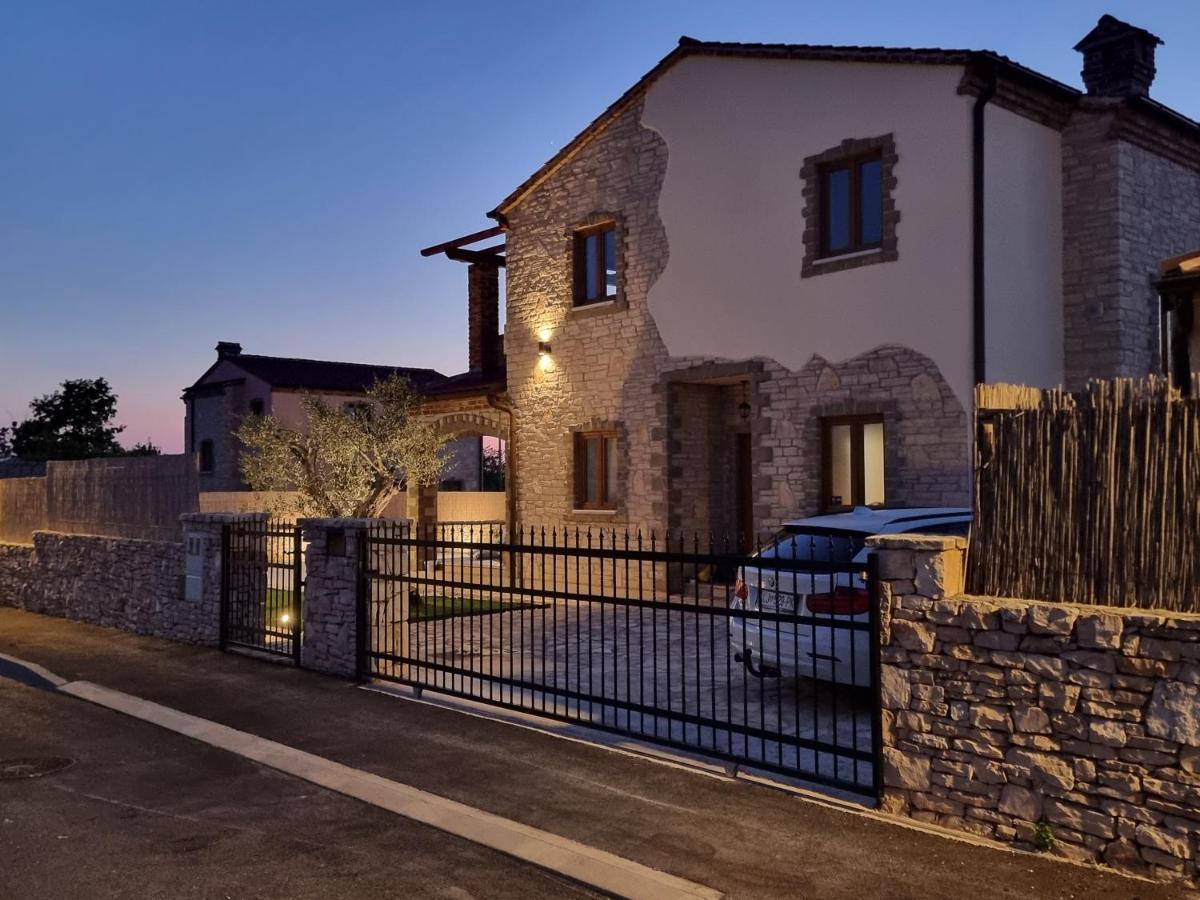 Villa Brioni With Pool By Rentistra Cabrunici Exterior foto
